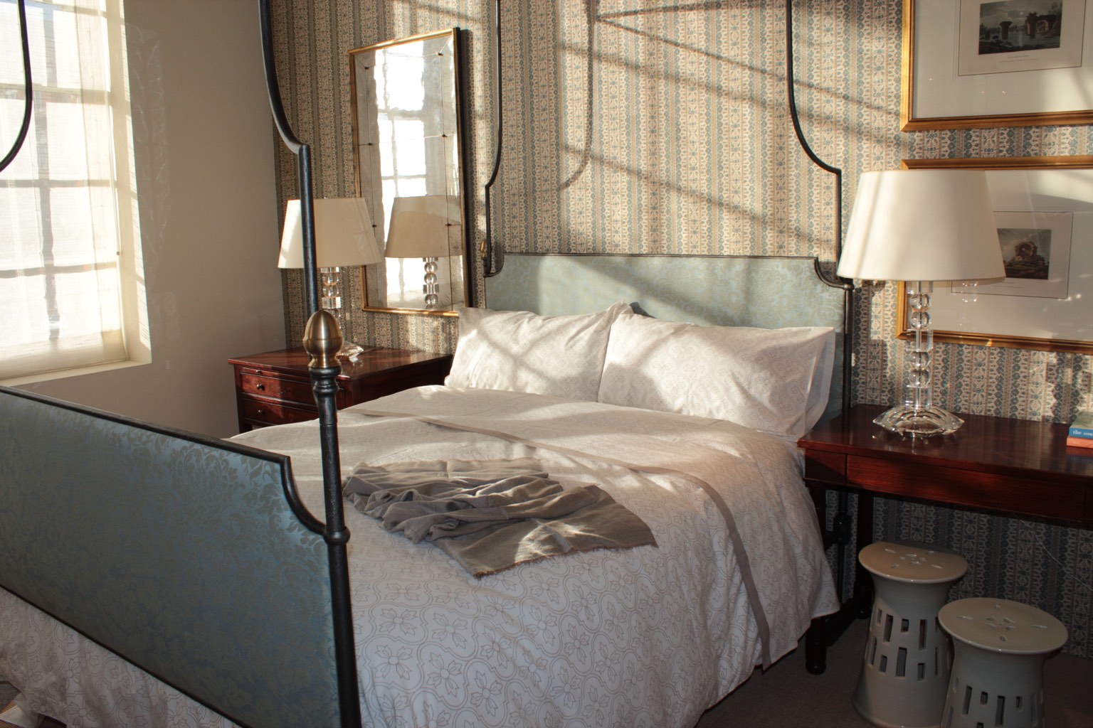 A quiet bedroom interior